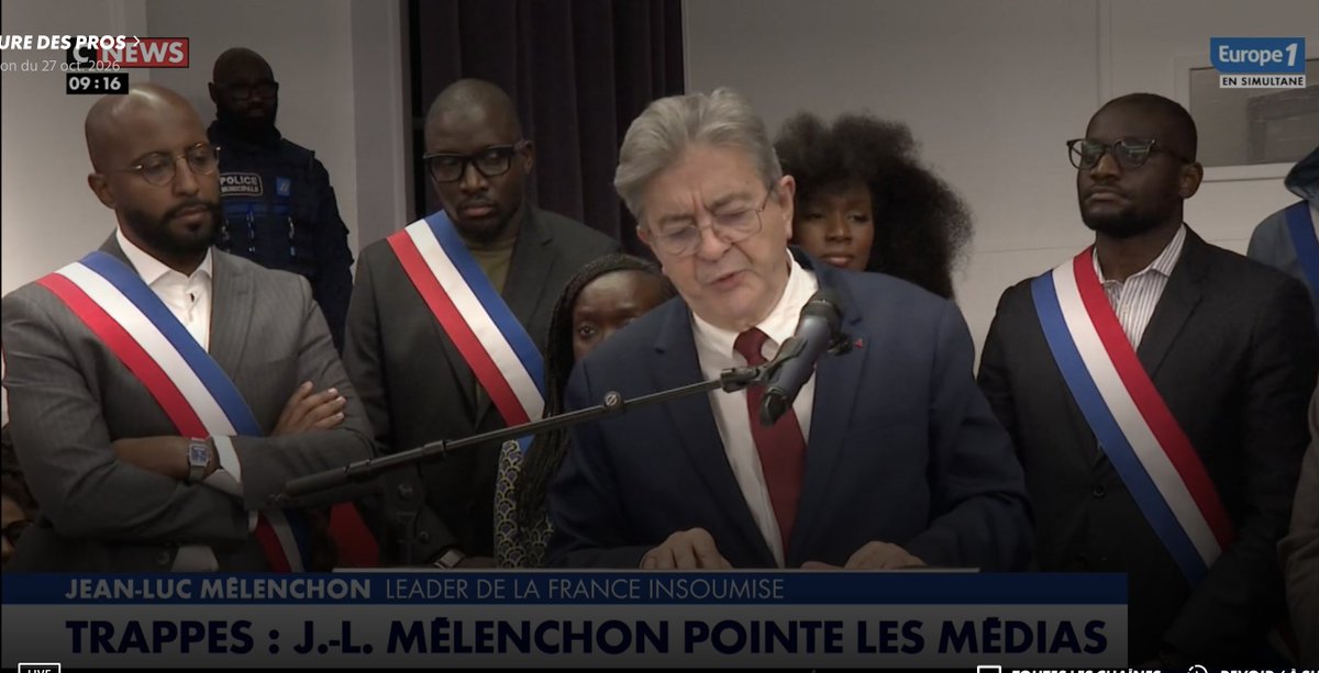 NapoLeon1226391's tweet photo. Une photo pour tout comprendre !
Une photo pour savoir où va la France !
Une photo terrifiante ! https://t.co/auhSMRxNg3
