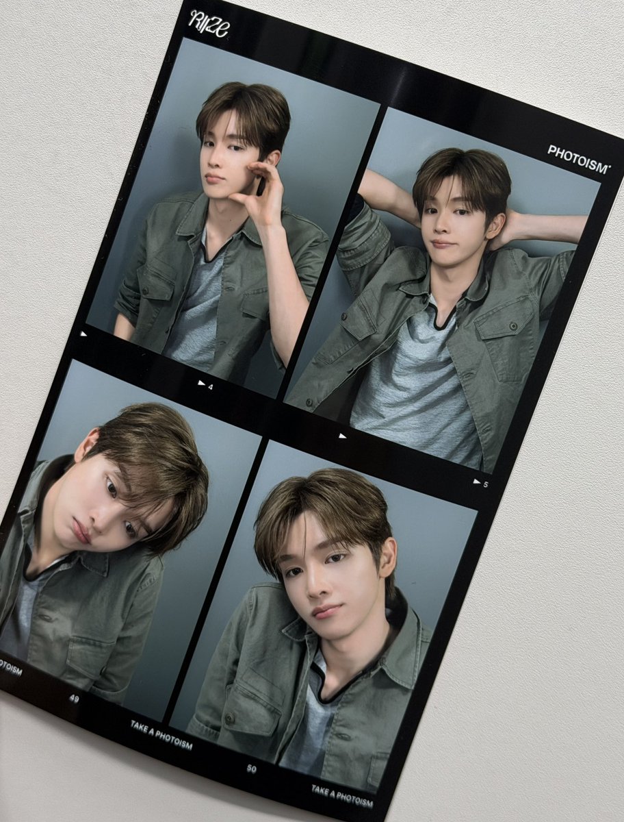 uniii913's tweet photo. 넘 귀여워서 폰 뒤에 넣어버렷어 https://t.co/PB87xrNL63