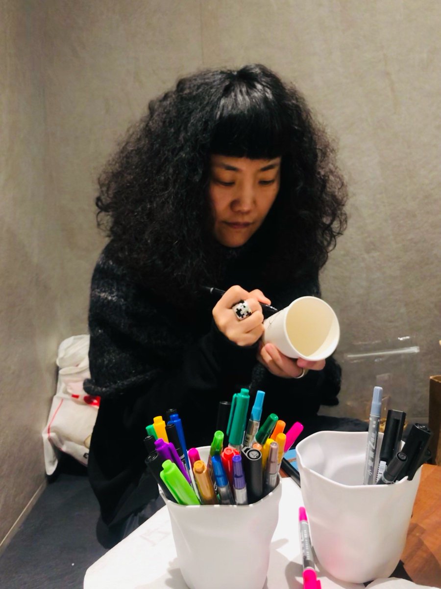Hanlindliu's tweet photo. [料]理好きな[料]理家、今回の特別メニューは[チキン]と[パプリカ]の澄んだスープ！[匚]ーートのコーヒーと合わせて、至福の時間を過ごそう https://t.co/lxalrU8IfS