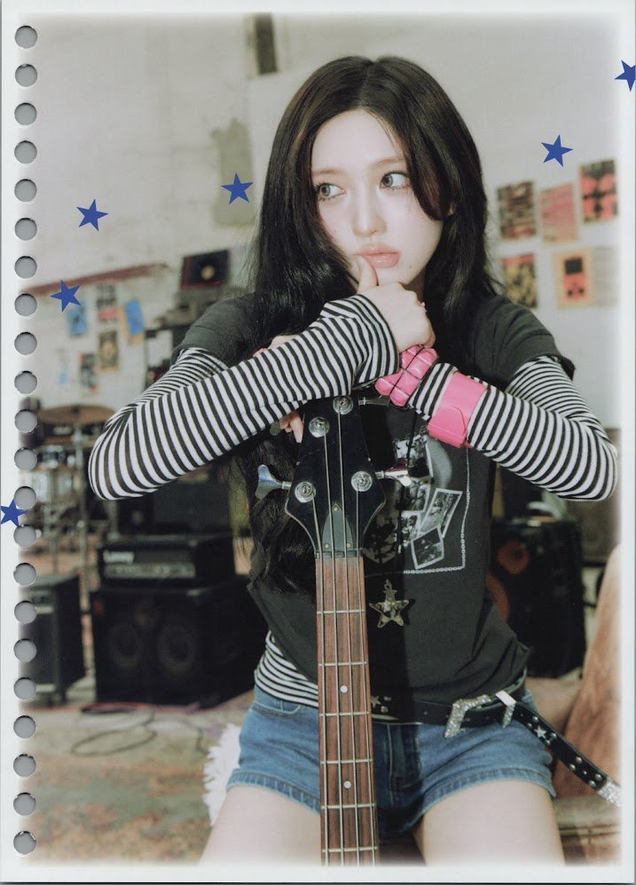 ivepics_'s tweet photo. [ALBUM SCAN] #GAEUL LOOKS CAN KILL LOVED IVE ver.    

© mnl96029017 https://t.co/5hndJ6fxGx