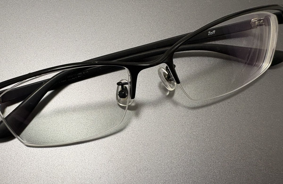 tri_sama's tweet photo. 眼鏡両レンズ傷ついてたのでレンズ交換しました👓 https://t.co/YQvtN8ROQv