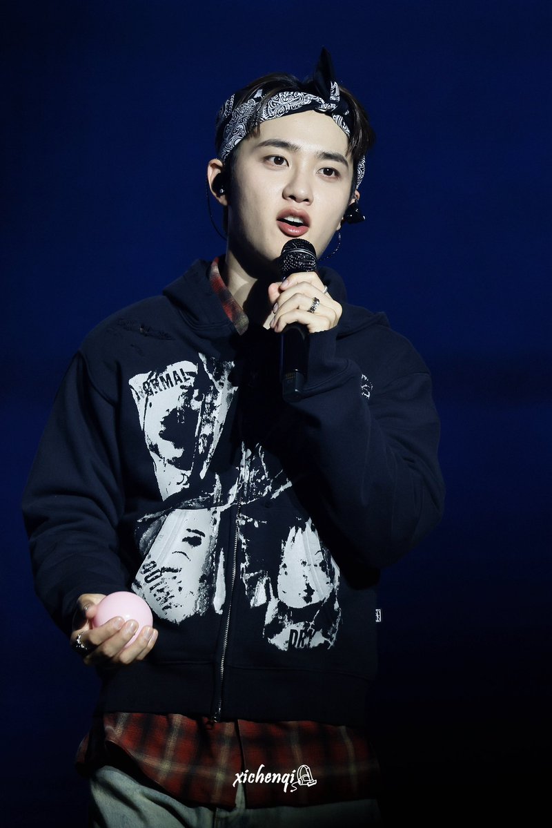 xichenqi521's tweet photo. 261003 DAY OFF

하늘에 저 별들처럼✨

#DAYOFF_INSEOUL
#도경수 #DOHKYUNGSOO #KYUNGSOO #디오 #DO(D.O.)  #都敬秀 https://t.co/H0wp3FS0QZ