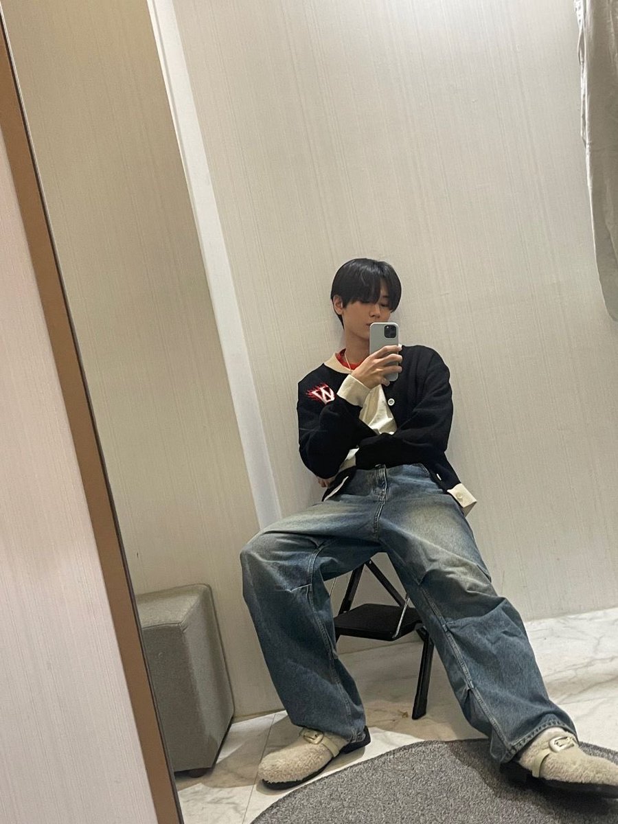 loveandtbz's tweet photo. 이주연 보고싶어 https://t.co/L6evU0Haie