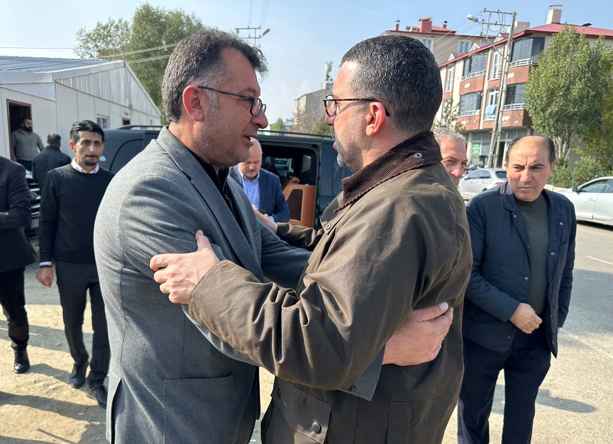 Ademcalkin's tweet photo. ▪️İl Başkanımız Muammer Sancar ile birlikte, Hakk'ın rahmetine kavuşan Merkez İlçe Başkanımız Mehmet Nuri Kişli'nin amcasının taziyesine katılım sağlayarak, merhuma Cenab-ı Allah'tan rahmet, Başkanımıza, ailesine ve akrabalarına baş sağlığı ve sabırlar diledik.

Mekânı Cennet olsun.