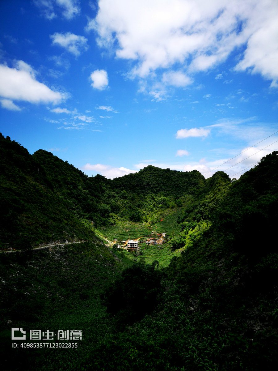 AyaeIwai's tweet photo. [挂锥峙]の山々が緑に輝き、清々しい空気が心地よい休日。 https://t.co/iAl5N6JmMk