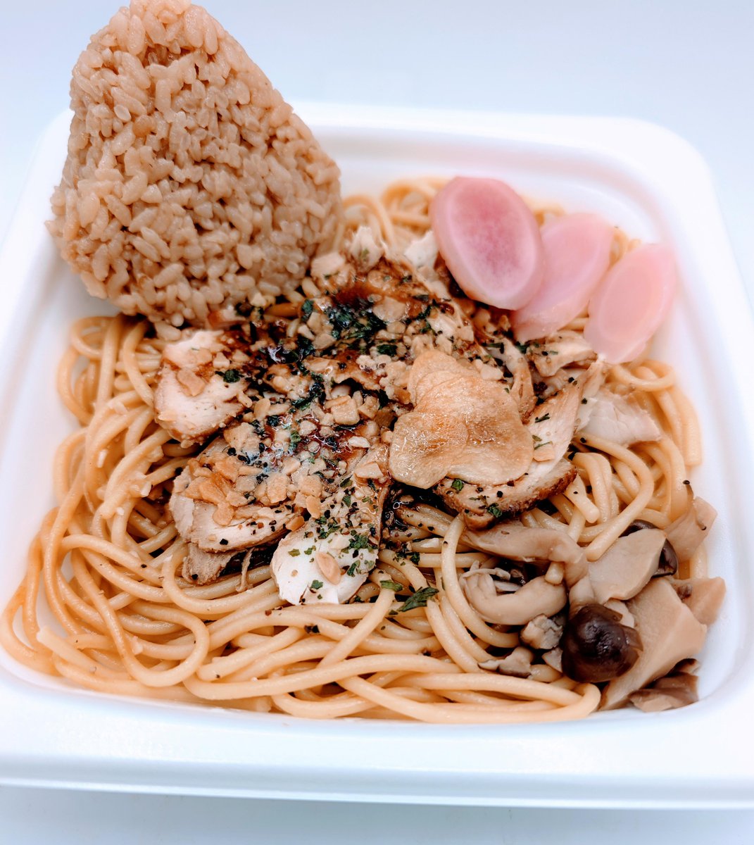 norimaki7go's tweet photo. ファミマのリュウジコラボは次元が違った🤯

美味い、安い、リュウジ最強。

さすがです。

#ファミマ #リュウジ https://t.co/agZiwyrvtS
