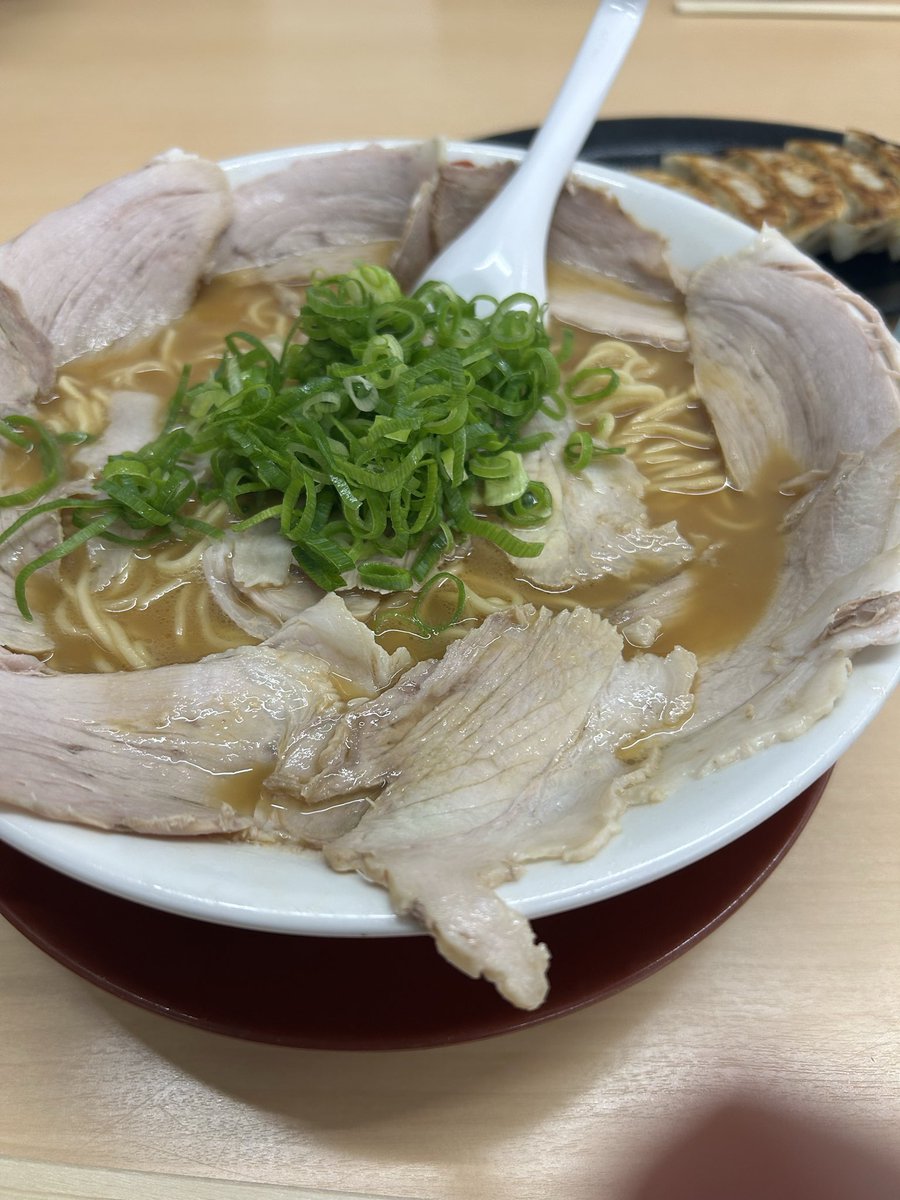 Ninjinn8742's tweet photo. 久方ぶりのラーメン。美味すぎ https://t.co/BqODZ676RE