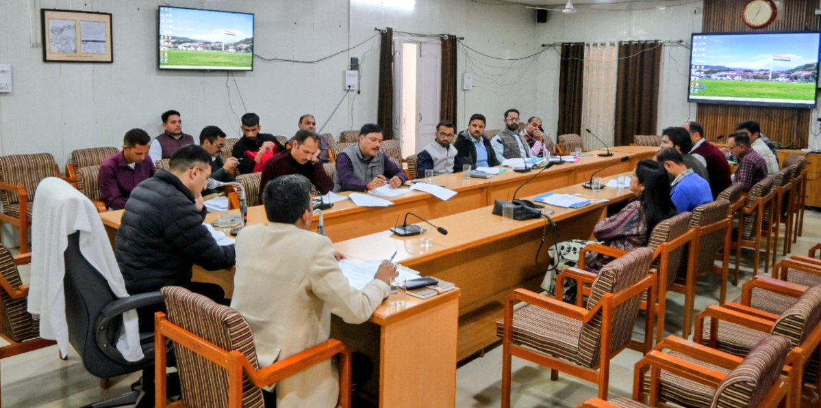 DCChamba's tweet photo. लंबित एफआरए अनुमति मामलों का जल्द किया जाए समाधान – उपायुक्त मुकेश रेपस्वाल

मामलों की वर्तमान स्थिति, लंबित होने के कारणों व समाधान को लेकर की गई समीक्षा https://t.co/1am4dkaTCZ