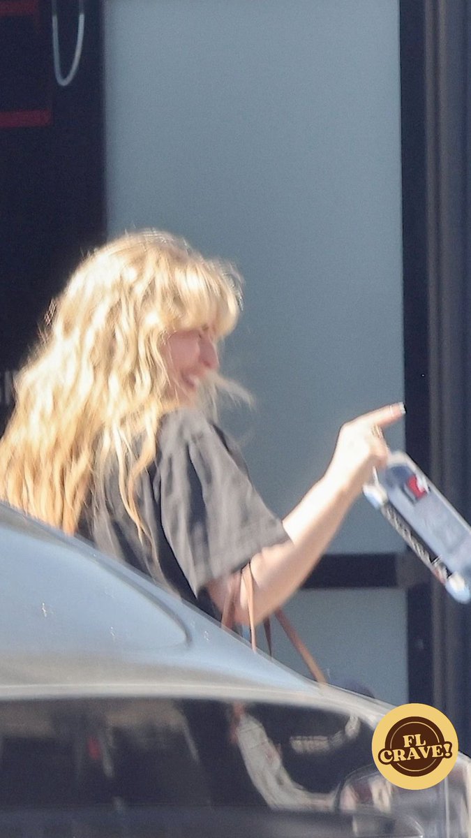 FL_CRAVE's tweet photo. EXCLUSIVE: Singer Olivia Bennett spotted this morning attending the Gemini Music offices! Is something coming? 👀

@sshortnspooky https://t.co/9ReyZv4ZK2
