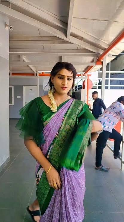 CRUSH9100's tweet photo. Chustene modda lestunthe notlo pettenchukoni gudheyali https://t.co/ZvjTVScr3S