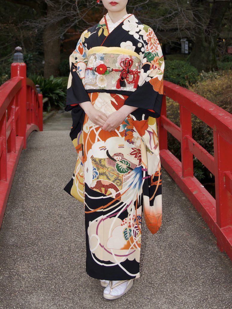 k07_kt's tweet photo. 私の振袖。曽祖母の80年前のもの。
結婚するまで自分で買い物したことがなかった（番頭さんが行ってくれていた）お嬢様だったらしいので、良いものなのかな。
コーラとステーキを愛するハイカラおばあさまでした。 https://t.co/RwfDysXjxF