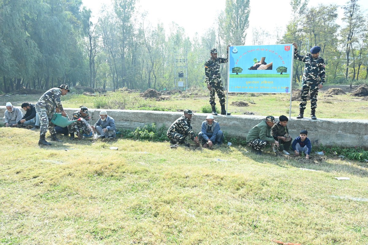 13BnSSB_INDIA's tweet photo. On 27.10.2026, 13th Bn SSB, Dignibal (J&K), organized a Plantation Drive at Warpoh, Ganderbal, reaffirming its commitment to environmental conservation and a sustainable, greener future.
#SSB #13BnSSB #PlantationDrive #GreenFuture #EnvironmentalConservation https://t.co/yui33Kq0iU