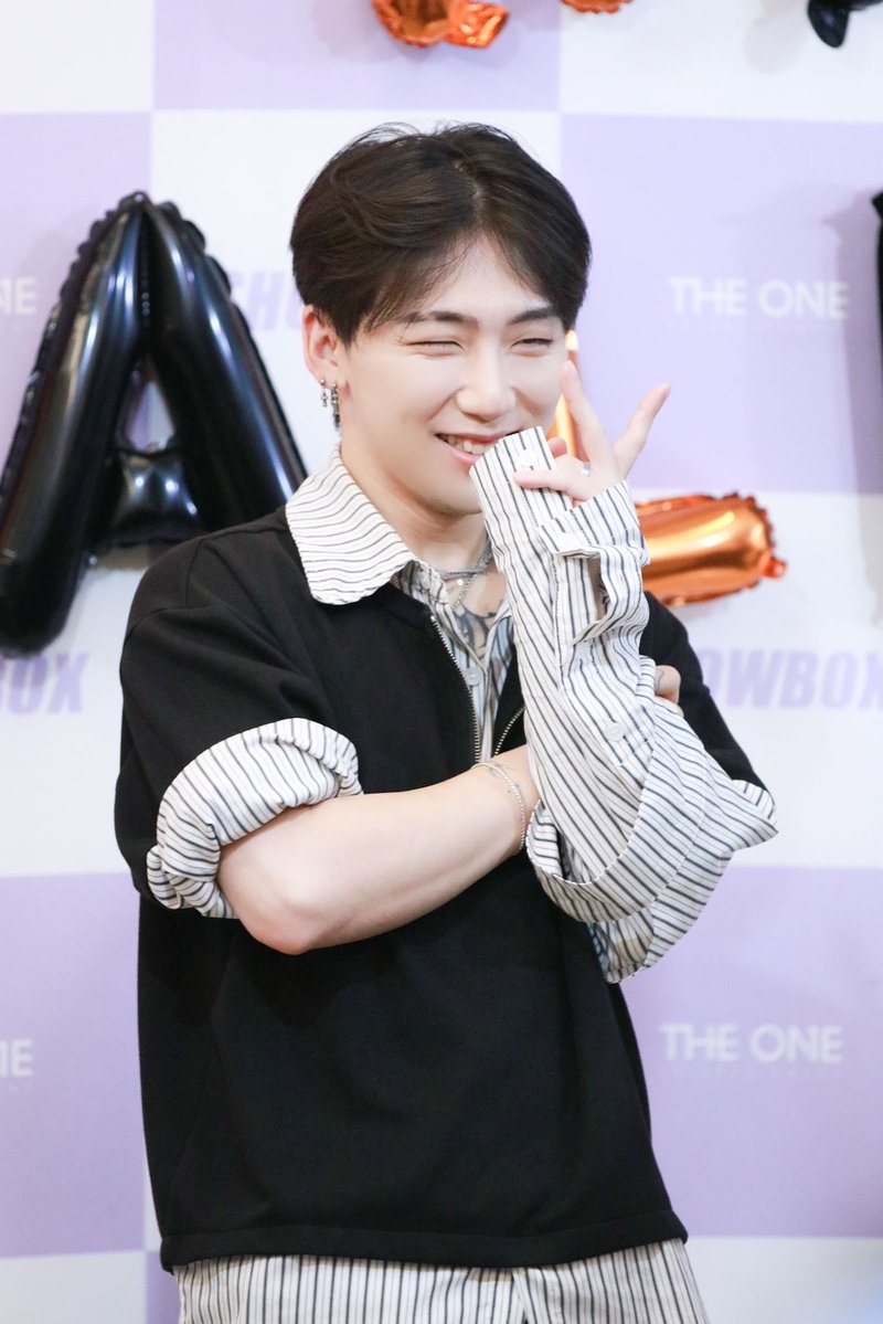 rook_this_ie's tweet photo. 2026.10.22

루키

~2 seasons~

#하이웨이 #highway
#루키 #Rookie #rapper

@highwayoffcial
@imjust_hh https://t.co/HtXG9WZGQ7