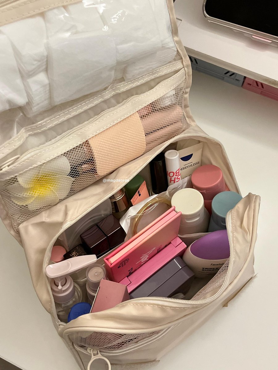 idmagdalenac's tweet photo. BARANG WORTH TO BUY ALA GEN Z

1. Beli lemari besi sliding buat kamar yg sempit &amp; lembab
2. Koper gemes &amp; tahan banting
3. Pake deo spray anti mambu kelek seharian
4. Sprei adem 60 ribuan
5. Roda portable biar gampang buat pindah pindahin lemari &amp; kulkas https://t.co/cSpDe61Poi