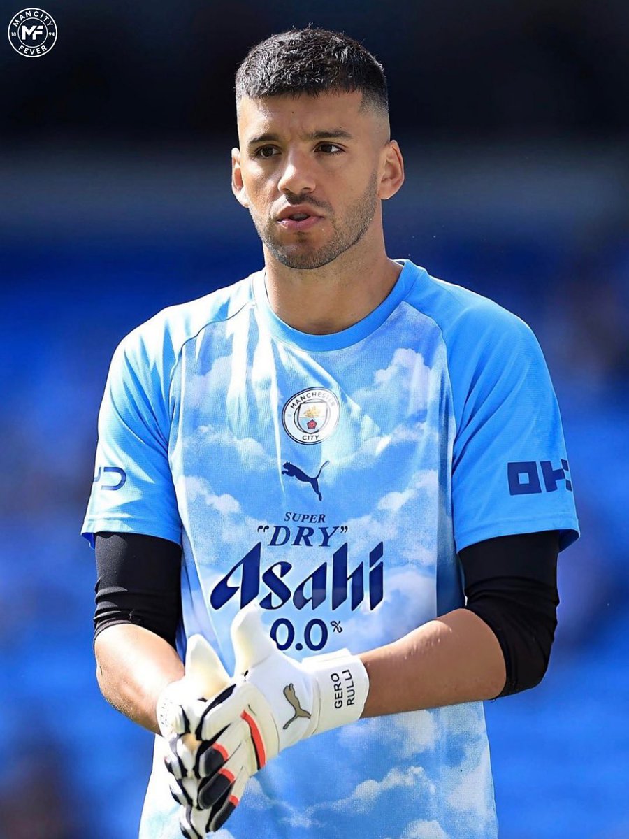 mancityfever2's tweet photo. 🚨 OFFICIAL: Geronimo Rulli will start in goal for Manchester City against Brighton in the Carabao Cup fourth-round on Wednesday, Enzo Maresca has confirmed. 🇦🇷✅ https://t.co/ax0TOjoWy1