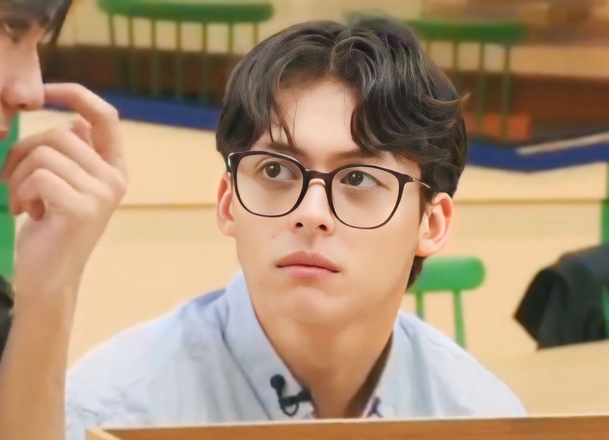 fidelitism's tweet photo. the audacity nyo boys na magkalat ng ihi nyo, si harry potter pa pinaglinis nyo 

#PBB3ItemsFromHome https://t.co/eWvNHJrQIa