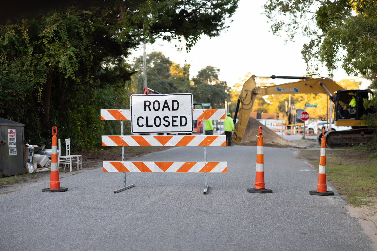 CityofNMB's tweet photo. Road closures for Phase 2 of the Water Transmission Line Project:

📍Madison Dr from 27th Ave S - 26th Ave S is closed today, Oct 27.

📍The Intersection of Madison Dr and 27th Ave South will be closed Oct 28.

📍Madison Dr from 27th Ave S - 26th Ave S will be closed Oct 29. https://t.co/AyBeGb2qBC