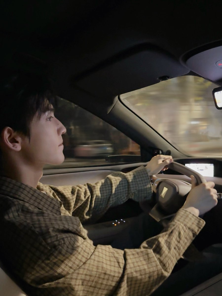 ththth422737eee's tweet photo. 261027 장릉혁 인스타

🚗

#장릉혁 #Zhanglinghe #张凌赫 https://t.co/VzZS4kvIuK
