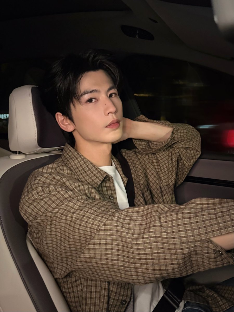 ththth422737eee's tweet photo. 261027 장릉혁 인스타

🚗

#장릉혁 #Zhanglinghe #张凌赫 https://t.co/VzZS4kvIuK