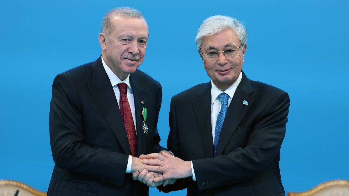trhaber_com's tweet photo. Kazakistan Cumhurbaşkanı Kasım Cömert Tokayev, Cumhurbaşkanı Erdoğan'ın daveti üzerine yarın Türkiye'ye gelecek.

▪️ Görüşmelerde, Türkiye ile Kazakistan arasındaki iş birliği tüm veçheleriyle değerlendirilecek; münasebetlerin daha da geliştirilmesi için atılabilecek adımlar ele alınacak.
