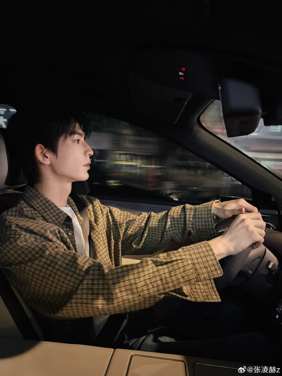 ththth422737eee's tweet photo. 261027 장릉혁 웨이보

🚗🚗🚗

#장릉혁 #Zhanglinghe #张凌赫 https://t.co/DYwbyn8yox