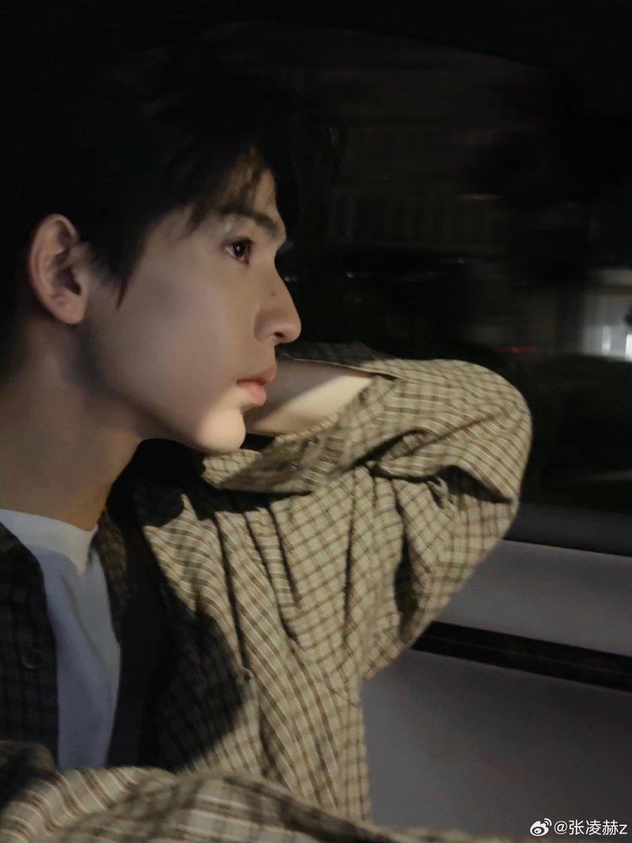 ththth422737eee's tweet photo. 261027 장릉혁 웨이보

🚗🚗🚗

#장릉혁 #Zhanglinghe #张凌赫 https://t.co/DYwbyn8yox