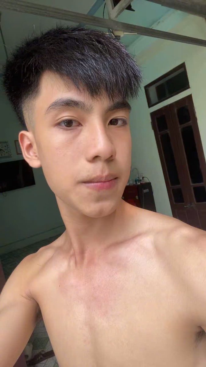 Longchimcoifi's tweet photo. Mới tải app bỡ ngỡ quá , có ai làm bạn với mình không ạ https://t.co/LVvQizYO5Q