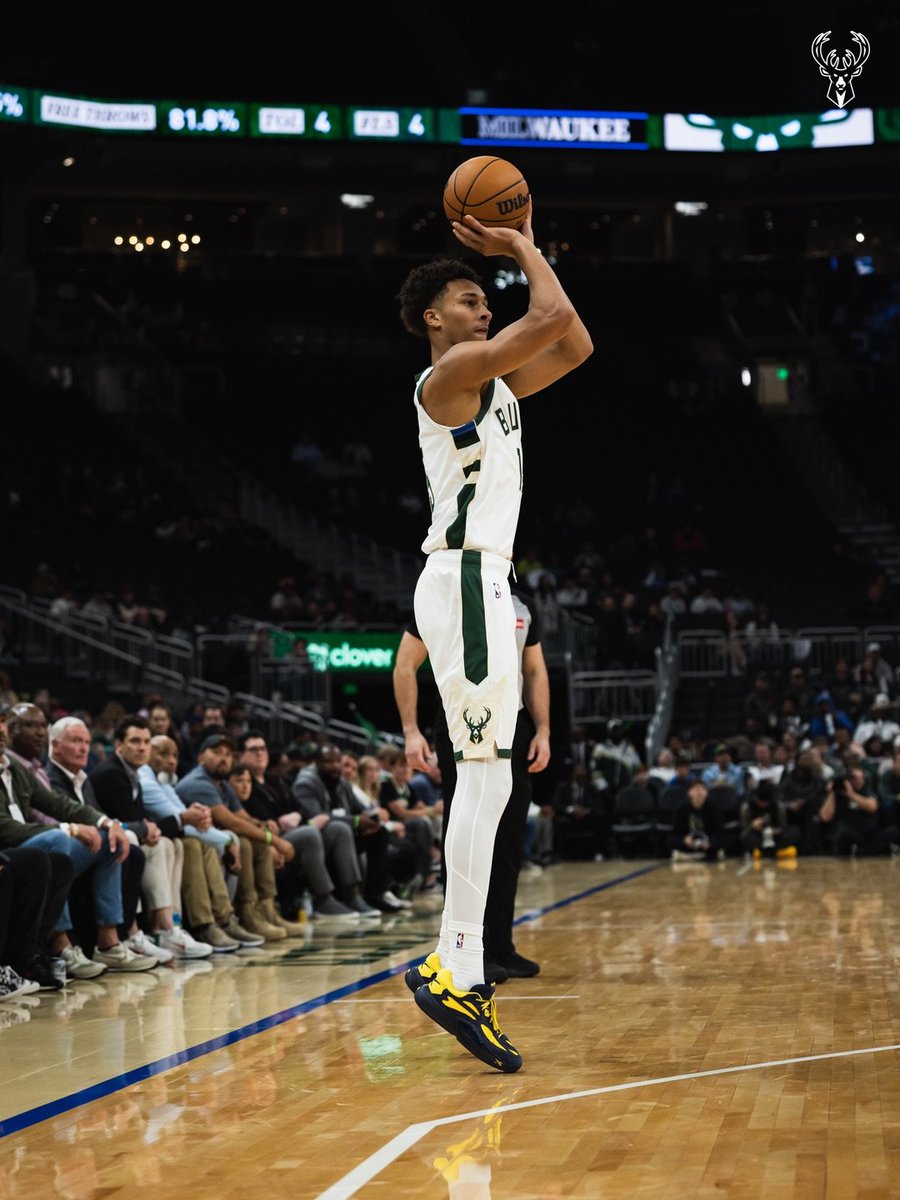 IGIHESports's tweet photo. 🚨 Nate Ament yakinnye umukino we wa mbere muri NBA

Uyu musore ufite inkomoko mu Rwanda, yaraye akinnye umukino we wa mbere mu Ikipe ya Milwaukee Bucks ndetse agira uruhare mu gutuma iyi kipe itsinda Indiana Pacers amanota 110 kuri 102.

#IGIHESports https://t.co/rT8FZ7KOOg