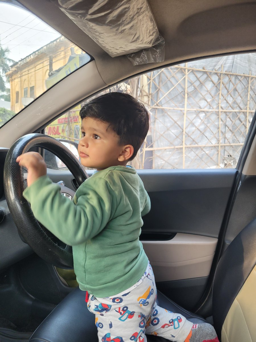 apoorvaaarav's tweet photo. The most efficient driver i could ever have.....🤪🥰 https://t.co/VOex1YlAQR