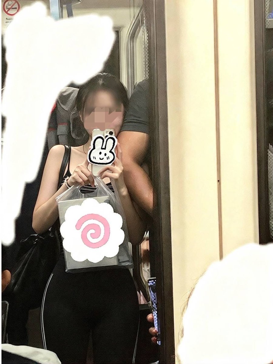 Mindmintzqaw's tweet photo. ขึ้นบีกับพ่อครั้งแรก โดนพ่อแกล้ง เอาศอกมาดันๆนม จนคนข้างหลังมอง เสียวมาก เงี่ยนฉุดๆๆ😣😣💧💦

#คุยเสียว #เงี่ยนหีแฉะน้ำแตก #นัดเย็ด #imgforเงี่ยน #imgforลั่น #imgforเสียว #นนทบุรี #เงี่ยน https://t.co/v3B2XWMKMB