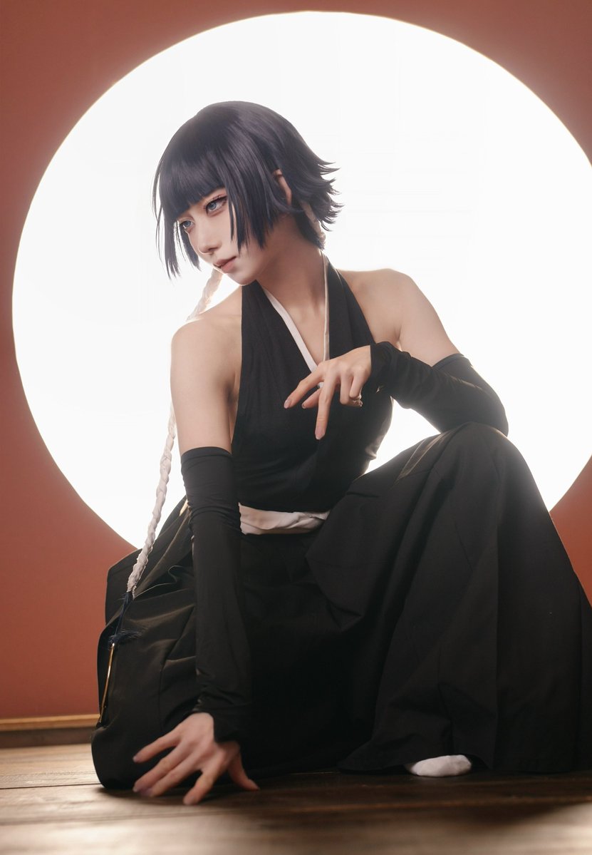 rf196r's tweet photo. cos. BLEACH  砕蜂 https://t.co/tQ62OvUBRU