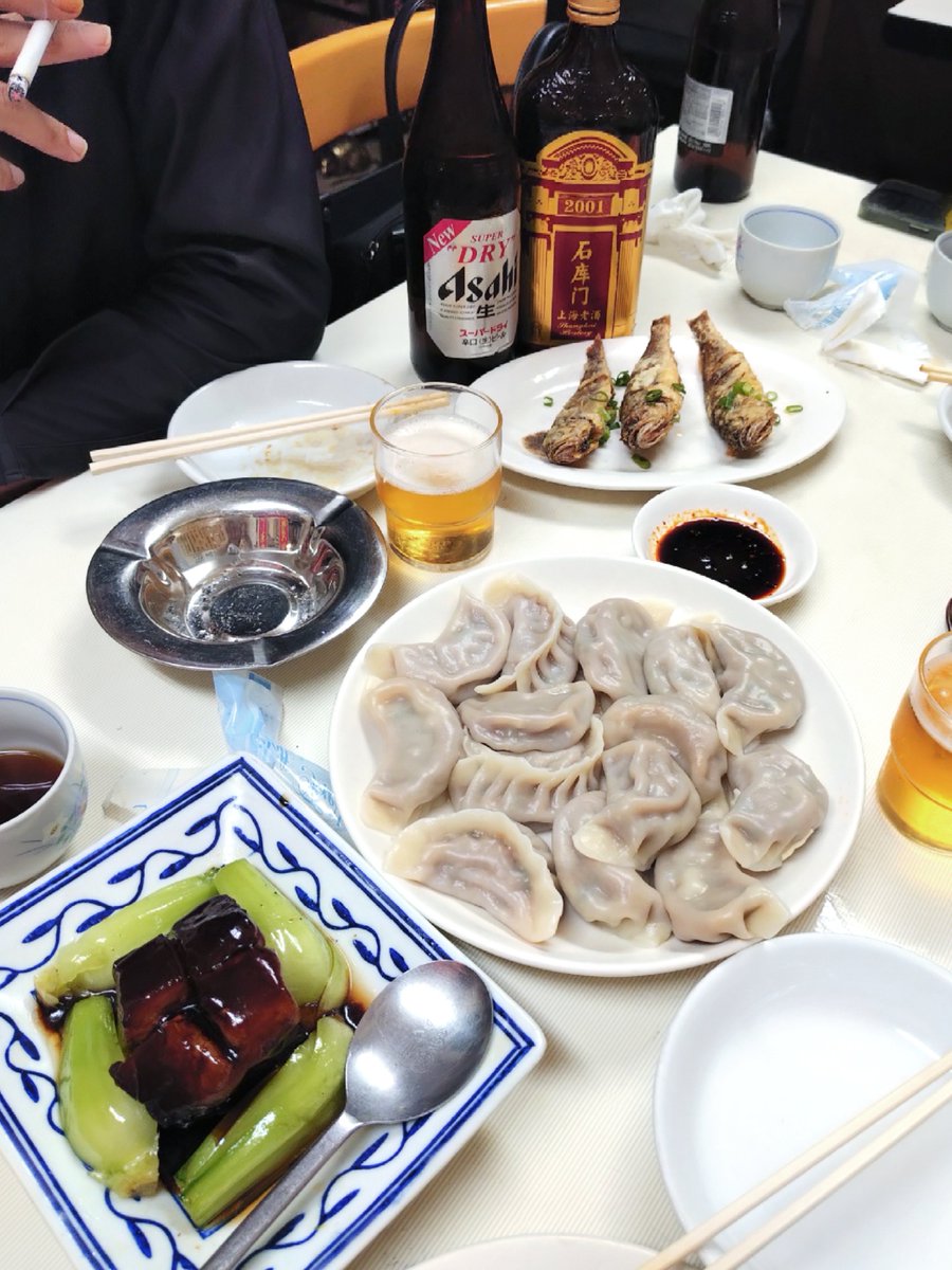 sakenohedo's tweet photo. おれたちの上海小吃が年内閉店との噂の真偽を確かめるべく玲子に直撃したところ少なくとも蟹の時期(=来年1月頃まで)は営業を続けるとのこと。「昔はエロおや��いっぱい!同伴同伴!いまはホストいっぱい!でもホスト、カネない!食わない!儲からない!家賃高すぎ!!!疲れたよ!!!」だそうです笑 https://t.co/BAzt4vyYqY