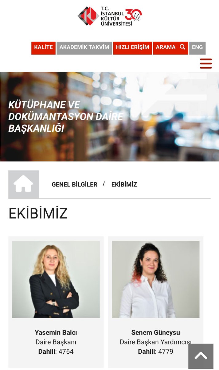 istiklalkadin's tweet photo. İstanbul Kültür Üniversitesi’ndeki Kürtçü yapılanmayı ifşalıyoruz!

Üniversite bünyesinde bulunan Kütüphane ve Dokümantasyon Daire Başkanı Yasemin Balcı, daire başkan yardımcısı Senem Güneysu, Tiliya Akyüz ve Hatice Samanlı; Kürtçü propagandaya hizmet etmektedir. Senem Güneysu ve erkek arkadaşı Hakan Sürmen’in son günlerde Yasemin Minguzzi ve Ahmet Minguzzi’nin katilleri hakkında yaptıkları paylaşımlar kamuoyunda yankı uyandırmıştır. 

Yasemin Balcı ve Türk milliyetçiliğine hakaretler savuran ancak Senem Güneysu, kendilerine tepki gösteren çalışanları haksız yere işten çıkarmıştır. İşten çıkarılan çalışanlar daha sonrasında açtıkları davayı kazanmıştır. Bu süreçte bir çalışan, maddi yetersizliklerden dolayı hukuki destek alamamış, hakkını arayamadığı için istifa etmek zorunda bırakılmıştır.

TİP’te görevli olan Yasemin Balcı her ne kadar işçi eylemlerinde bildiriler okusa da, haksız yere çıkardıkları işçilerin davalarına bizzat katılmış ve taraf olmuştur.

Kendilerinden olmayan çalışanları işten çıkardıktan sonra Yasemin Balcı ve Senem Güneysu, daire kadrosunu TİP ve DEM Kadın Kolları üyeleri olan kendi çevresinden insanlarla doldurmuştur. 

Yasemin Balcı ve Senem Güneysu ( @mikotondric ) hakkında CİMER şikayetleri yapılmıştır. 

Küçük bir daire başkanlığında nasıl sadece TİP ve DEM Kadın Kolları üyeleri olabiliyor?

İstanbul Kültür Üniversitesi derhal konuyla ilgili soruşturma başlatmalıdır! @IKUedu