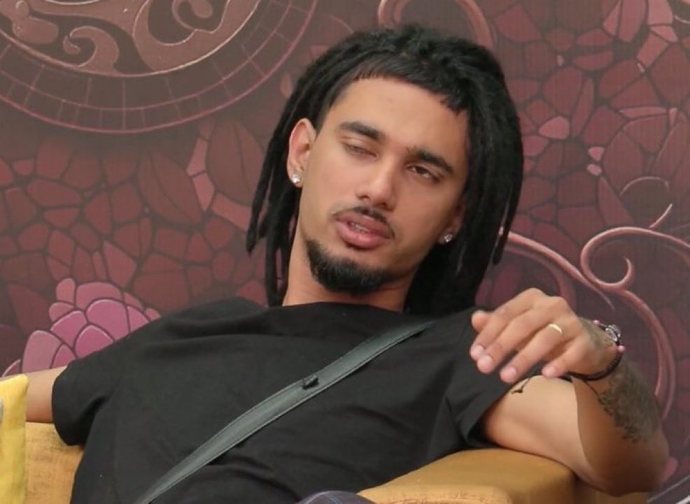 Nitika302's tweet photo. Yung is a horrible terrible person! First of all he is fake personality copying MC stan lol! He is such a fake person! 

#BiggBoss20  #YungDSA #LoveGill https://t.co/ugKRJRjb1o