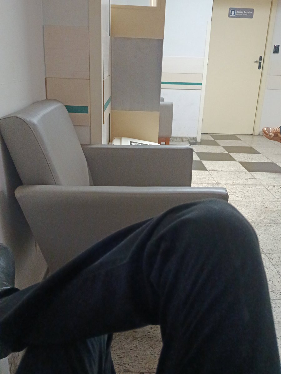 OSRIO17898976's tweet photo. Pronto  agora os pensamentos não estão atendendo só a cabeça, tão destruindo meu corpo também kskskksk https://t.co/LvbC9n6dYF