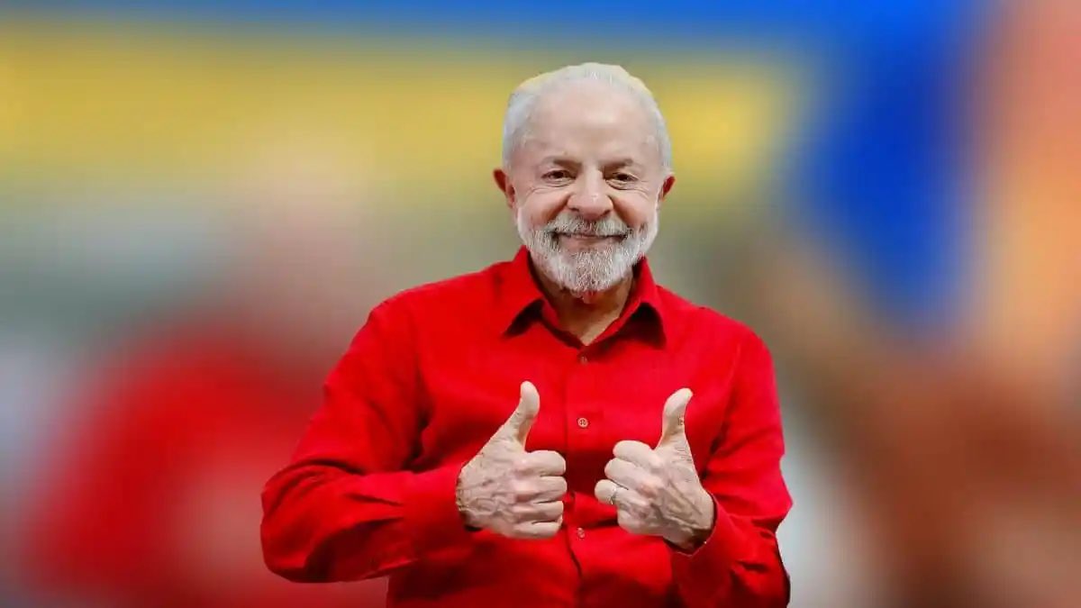 zecarlospt's tweet photo. O roteirista não descansa mesmo! ❤️🇧🇷
Hoje é dia de celebrar a vida do nosso presidente Lula. Um homem que atravessou a história do Brasil, venceu desafios e continua escrevendo capítulos importantes da nossa democracia.
Feliz aniversário, @LulaOficial! ✊🏽🇧🇷
#Lula81 https://t.co/6qv3wucerP