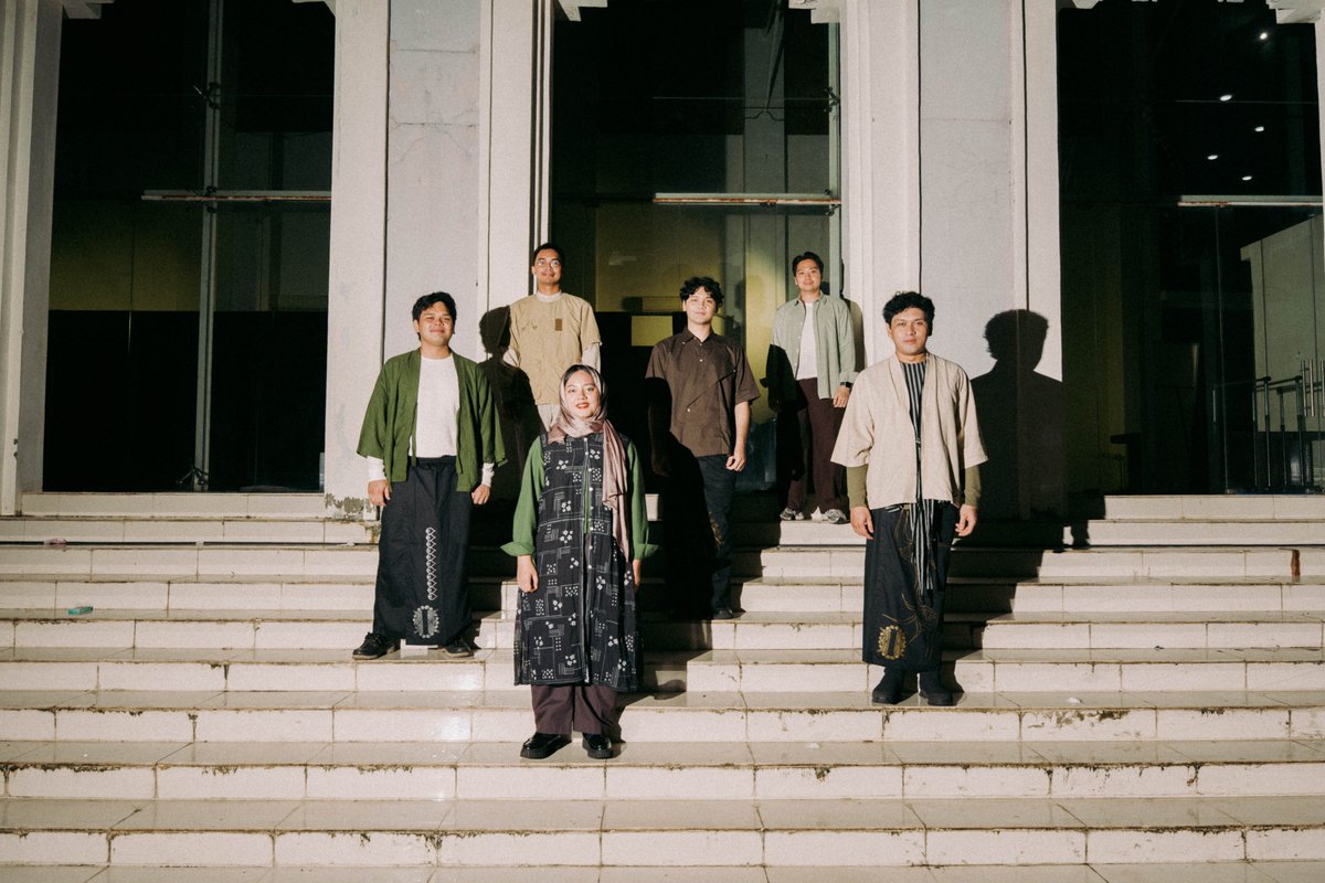 TheOvertunes's tweet photo. Assalamualaikum Aceh! ✨

Menempuh perjalanan jauh dari Jakarta, lalu memijakkan langkah panggung pertama di sini, gak disangka-sangka mendapatkan sambutan yang sangat meriah dari kalian semua☺️🫶

Sekali lagi terima kasih. https://t.co/VUZ3H267EX