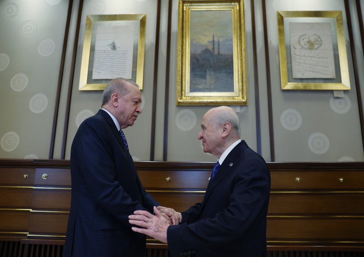 MHP_Bilgi's tweet photo. Genel Başkanımız Sayın Devlet BAHÇELİ, Cumhurbaşkanımız Sayın Recep Tayyip ERDOĞAN ile Cumhurbaşkanlığı Külliyesinde bir araya geldi. https://t.co/UcQLIWYQxD