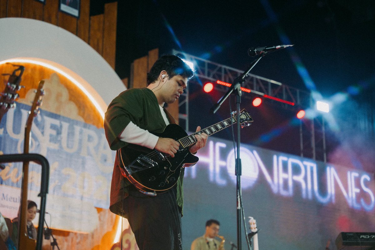 TheOvertunes's tweet photo. Bonus Tweet https://t.co/HIn19xTRMq