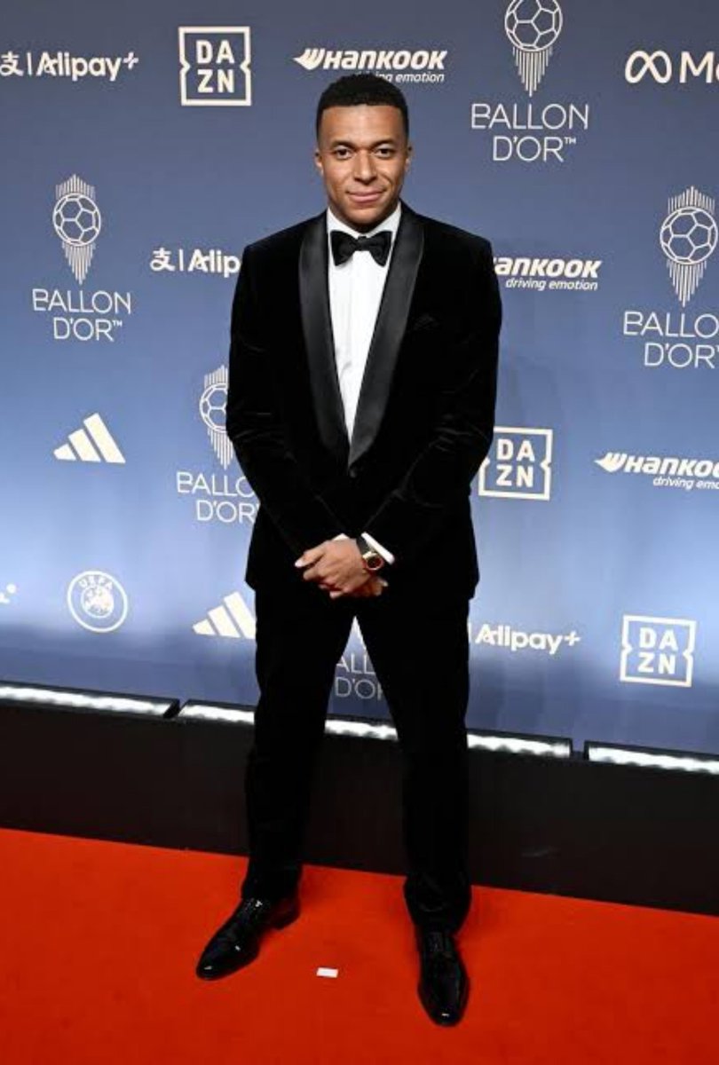 Fashionboy1st's tweet photo. Ranking Tuxedos worn by Ballon D'or top 3, and the most previous winner.

From 4th to 1st in the comments ⬇️ https://t.co/DrpwPvoUOb