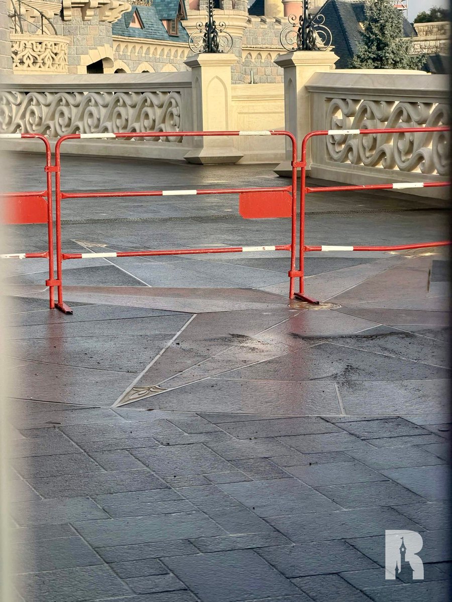 DLPReport's tweet photo. 🔧 Finishing touches for the Sleeping Beauty Castle bridge refurbishment, which should hopefully be unveiled sometime this week. https://t.co/WB3K8yUe8v