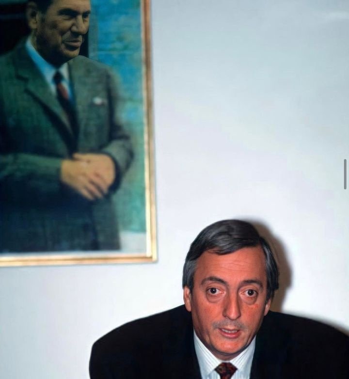 ElAguanteP8598's tweet photo. "Resistan, militen, no lloren, no se quejen. Después veran los resultados" 

Nestor Kirchner 🇦🇷 https://t.co/UZlPNTxwkm