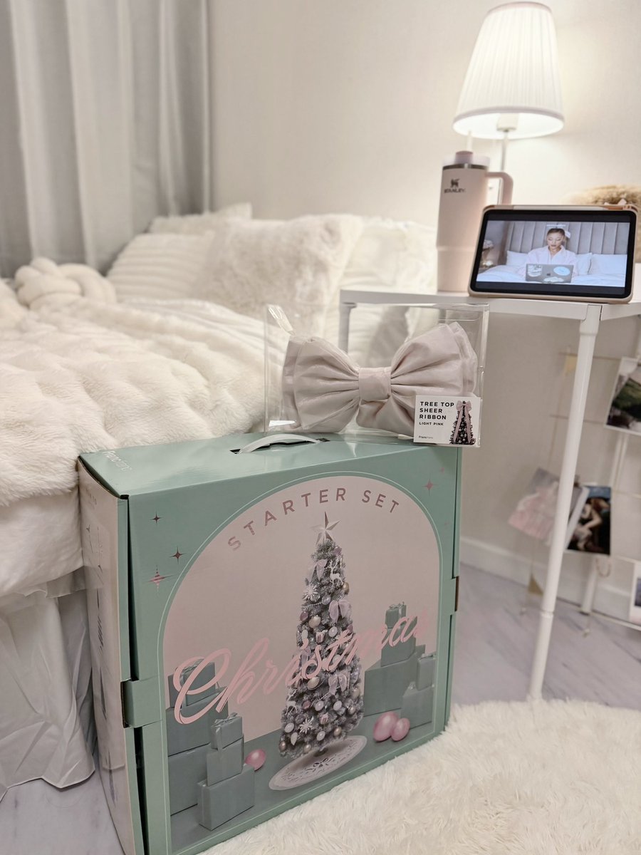 AB_enu's tweet photo. Francfrancのクリスマスツリー可愛すぎる🎅🏻🎀 https://t.co/yIkDcfniww