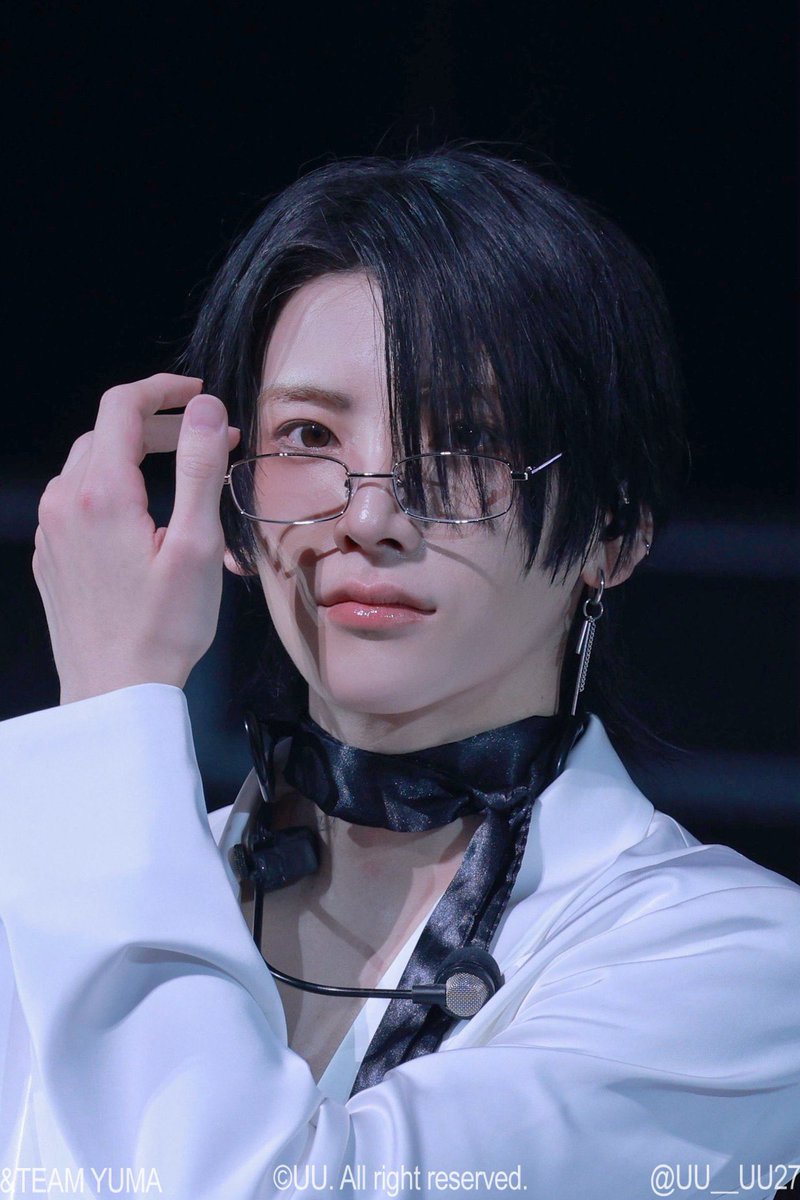 liyulogy's tweet photo. FUCK 😭😭 YUMA 😭IN 😭😭 GLASSES 😭😭😭😭  michin …… https://t.co/Lwi2IFiDRG