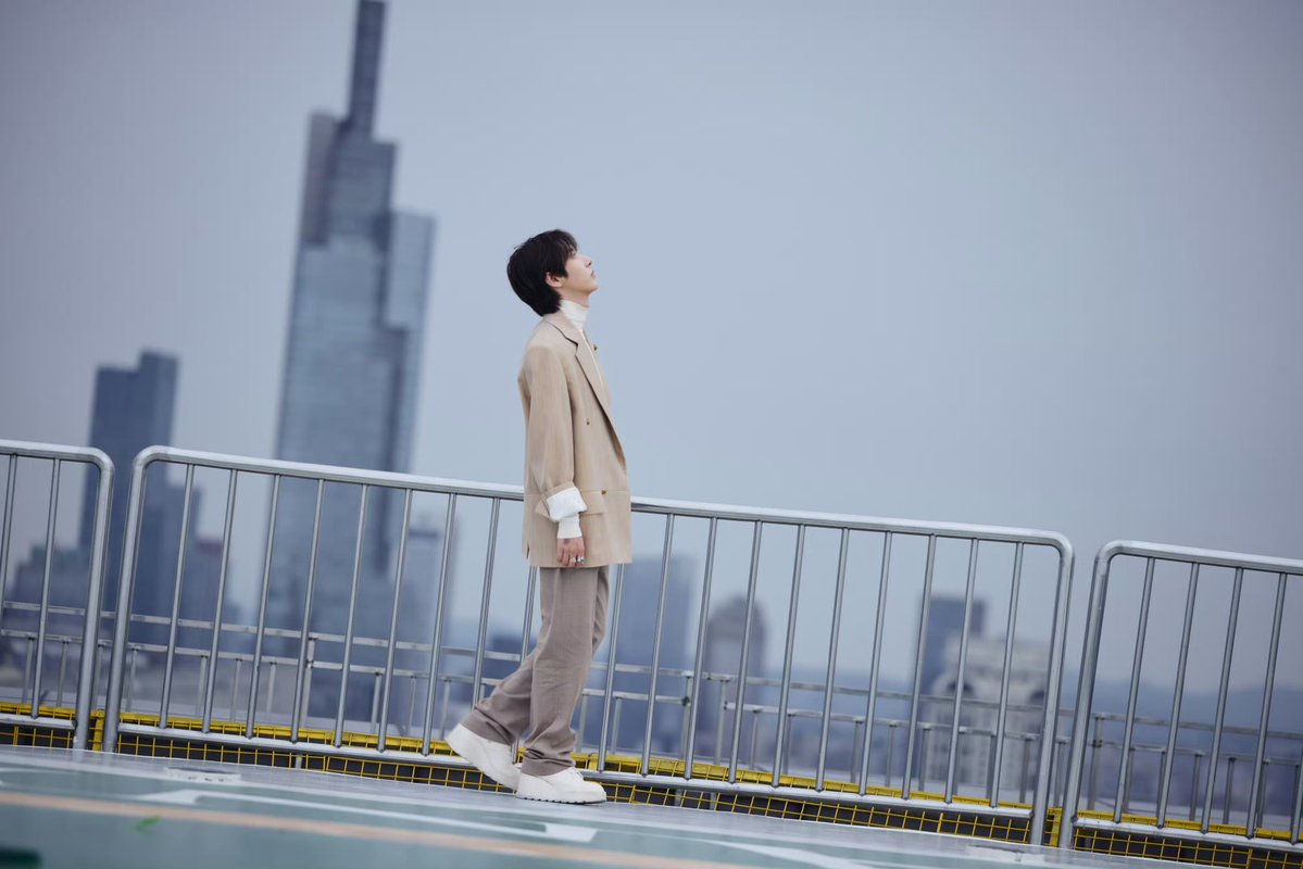 HRJFEED's tweet photo. #renjun 黄仁俊_official studio update ✨ https://t.co/4KZePO49oL