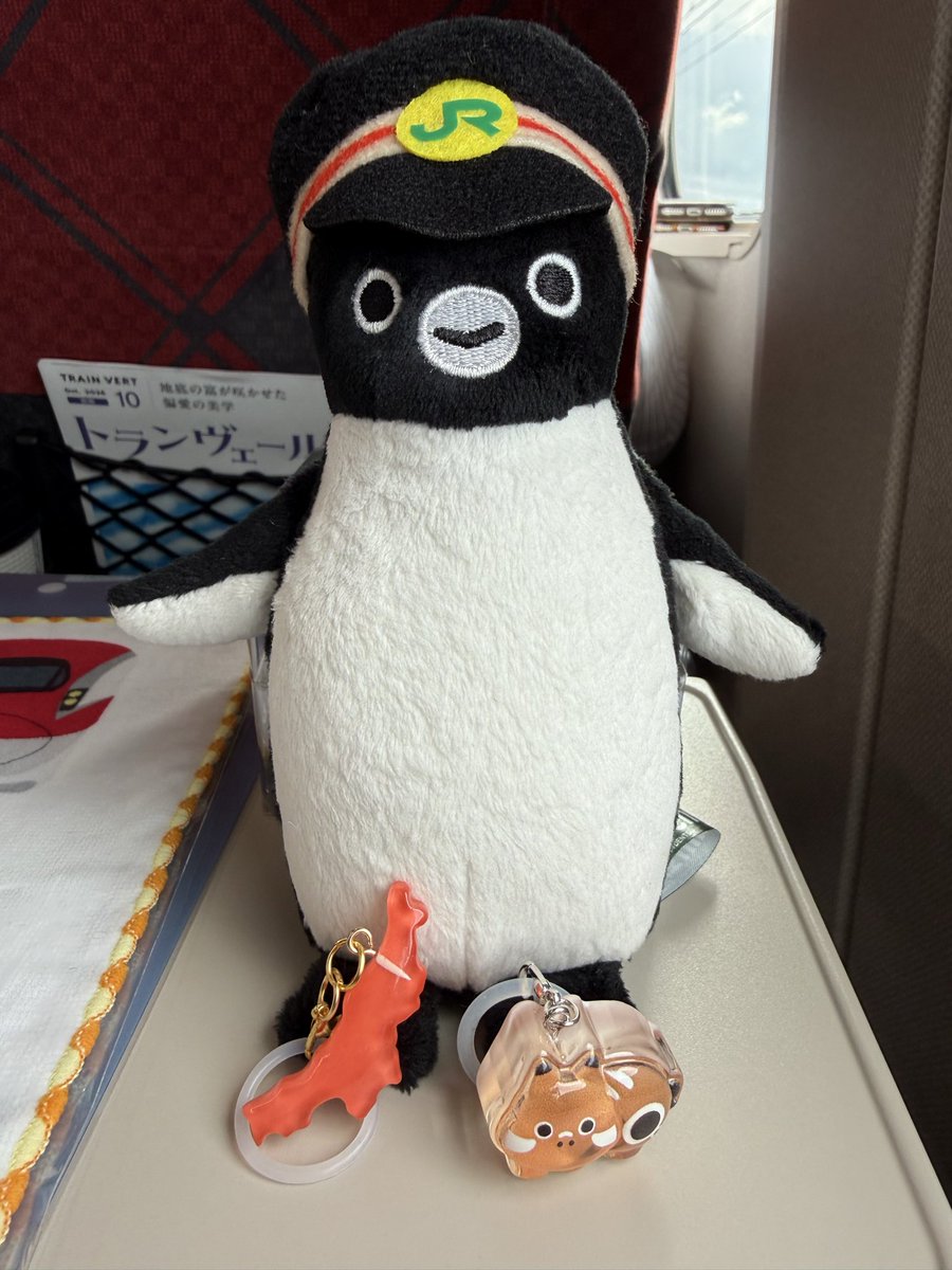 suippi16002's tweet photo. 新潟めじるしとあかべこめじるし🐧
旅の記念 https://t.co/E8XReDAaul