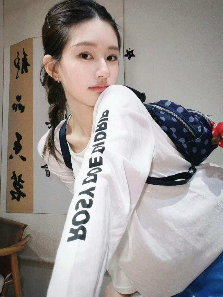booboolili's tweet photo. 내싯기 늘 앞에 보고 가자!! 뒤돌아 보지마🤍 https://t.co/71LKQlyfDe