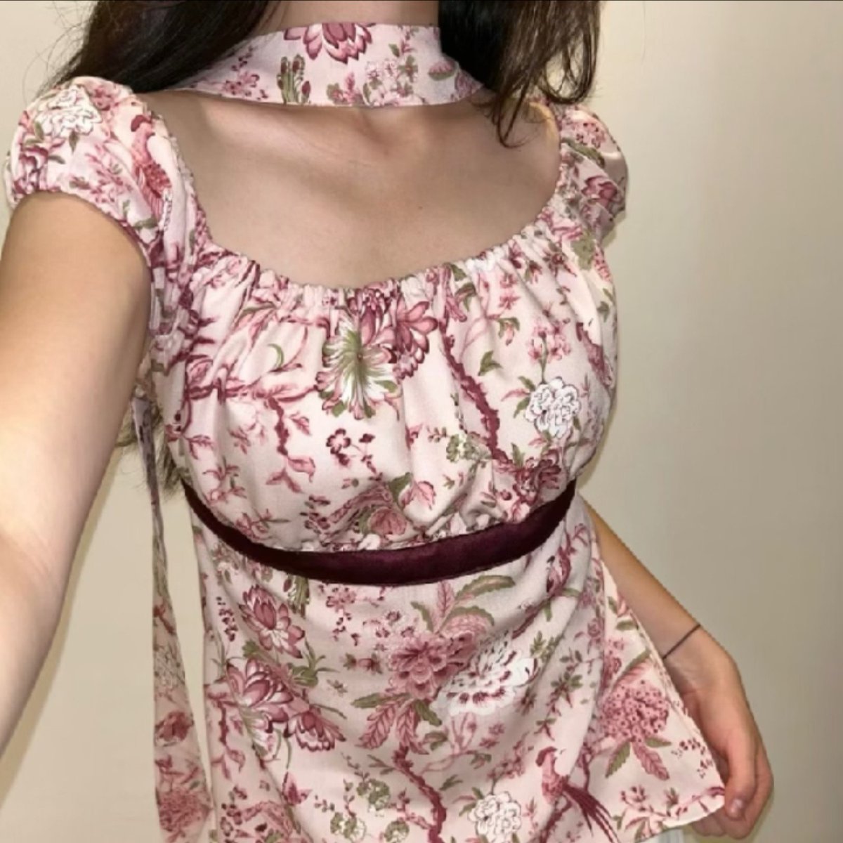 _honeymourning's tweet photo. cewek-cewek, merapat dulu 🎀

aku nemu tops secantik ini dan sekarang bingung harus checkout yang mana 😭💗

TOLONG PILIHIN SATU, jangan bilang semuanya yaa 😔 https://t.co/ISiKJ5ZjF6