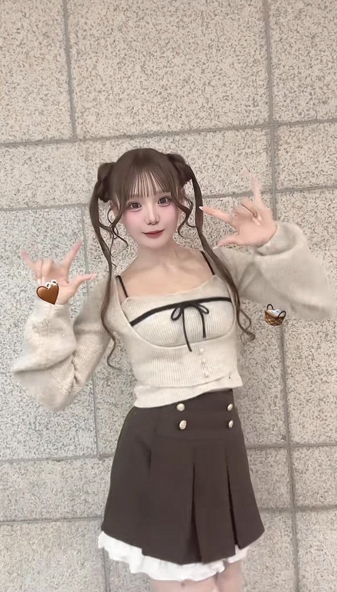 kkk50207's tweet photo. 韓国行っときの私服全部かわいい

特に1と2と3と4と5

5はリプ欄😠 https://t.co/iQkJoL5jq6