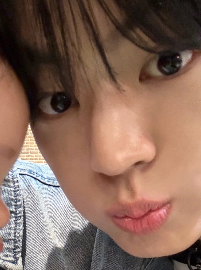 noohodmik's tweet photo. 안녕! 아가찡입니다 이거 제 이모지양
^.^
•_•
ㅡ.ㅡ
o.o https://t.co/cJHCX85qTE